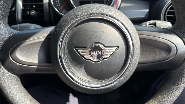 MINI Hatchback 1.5 Cooper 5dr Petrol Hatchback